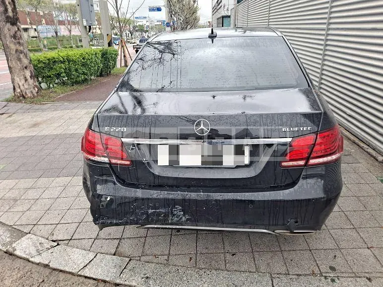 Photo 2 of 60: 2015 Mercedes-Benz E220 BlueTec — Korean insurance auction
