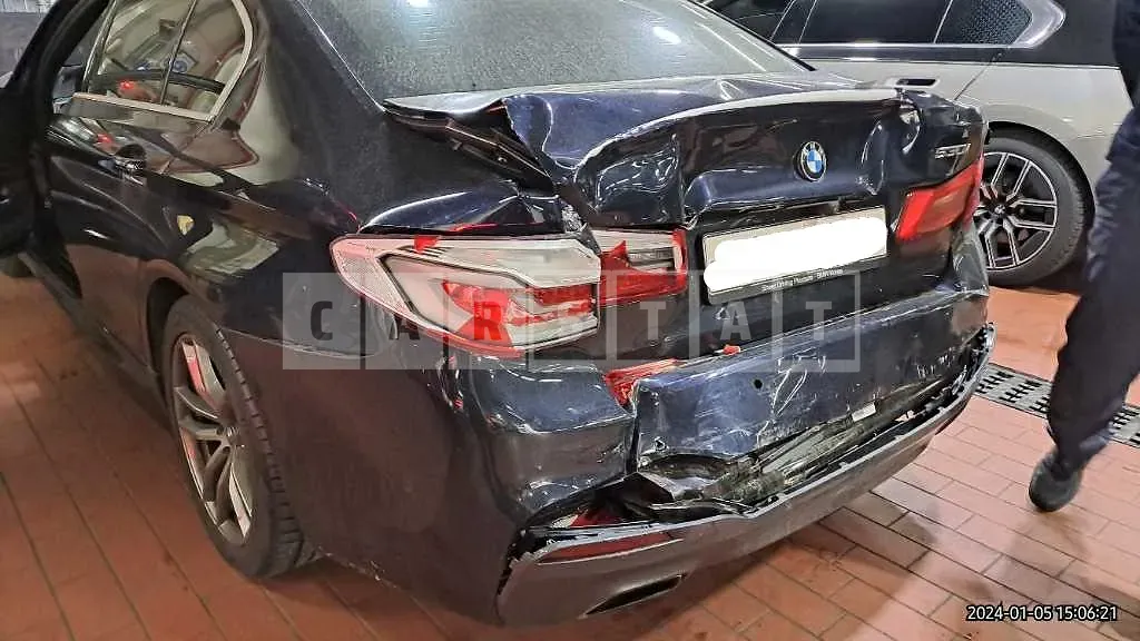 Photo 2 of 14: 2018 BMW 530i, VIN WBAJD3103JB316049 — Korean insurance auction