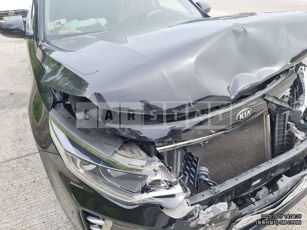 Photo 2 of 13: 2017 Kia K5 2.0, VIN KNAGS411BHA154144 — Korean insurance auction
