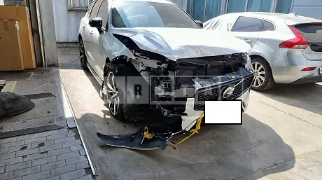 Photo 2 of 7: 2022 Volvo XC60B6 AWD, VIN YV1UZ062CN1951354 — Korean insurance auction