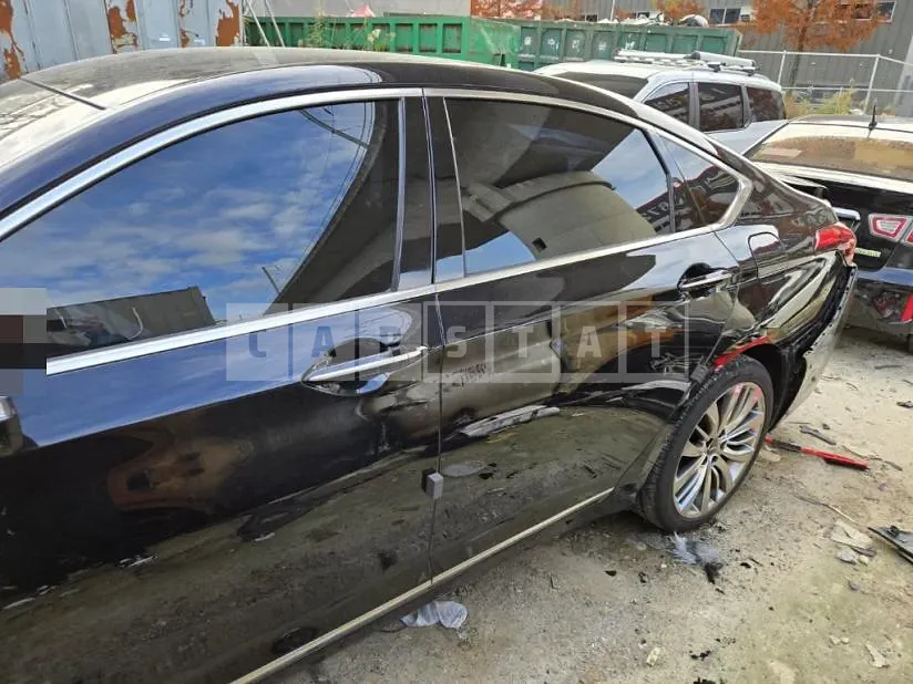 Photo 2 of 12: 2019 Genesis G80 3.3 — Korean insurance auction