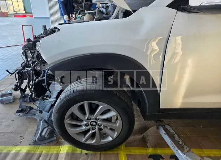 Photo 2 of 19: 2016 Hyundai Tucson TL — Korean insurance auction