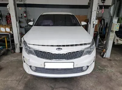 Photo 1 of 32: 2018 Kia K5 — Korean insurance auction