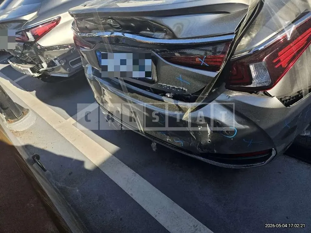 Photo 2 of 7: 2025 Lexus ES300h — Korean insurance auction