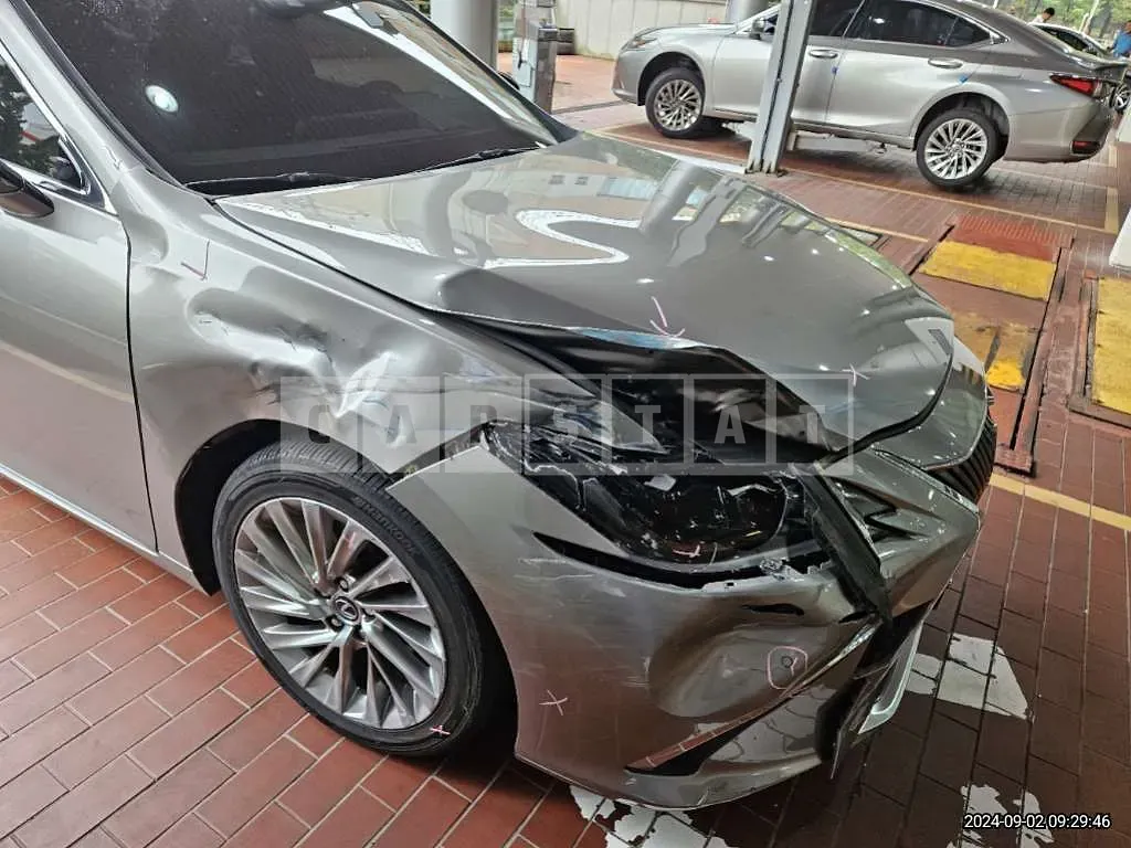 Photo 2 of 24: 2019 Lexus ES300h — Korean insurance auction