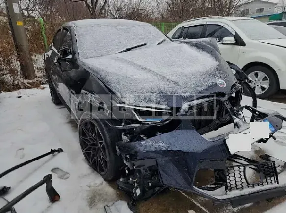 Photo 2 of 9: 2022 BMW X4 M Competition, VIN WBS21EC02N9M78916 — Korean insurance auction