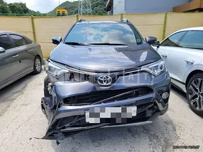 Photo 1 of 23: 2017 Toyota RAV4 2WD, VIN JTMYFREV5HD102764 — Korean insurance auction