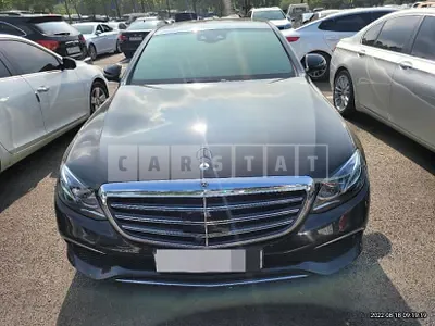 Photo 1 of 13: 2020 Mercedes-Benz Simmaryz-Benz E 300 4Matic — Korean insurance auction
