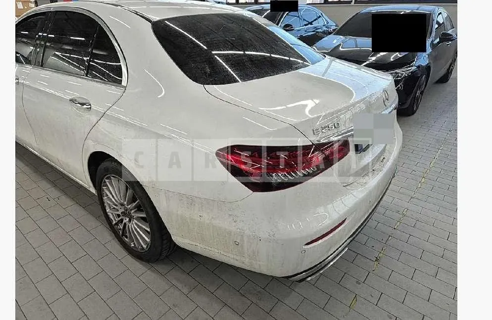Photo 2 of 11: 2022 Mercedes-Benz E250 — Korean insurance auction