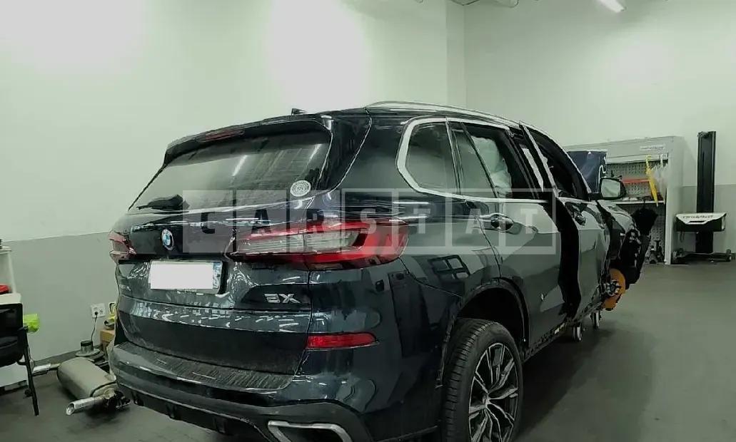 Photo 2 of 9: 2021 BMW X5 xDrive30d, VIN WBAJU8107M9H99864 — Korean insurance auction