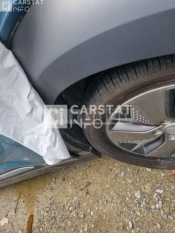 Photo 2 of 16: 2018 Hyundai Kona Electric, VIN KMHK281GFKU010192 — Korean insurance auction