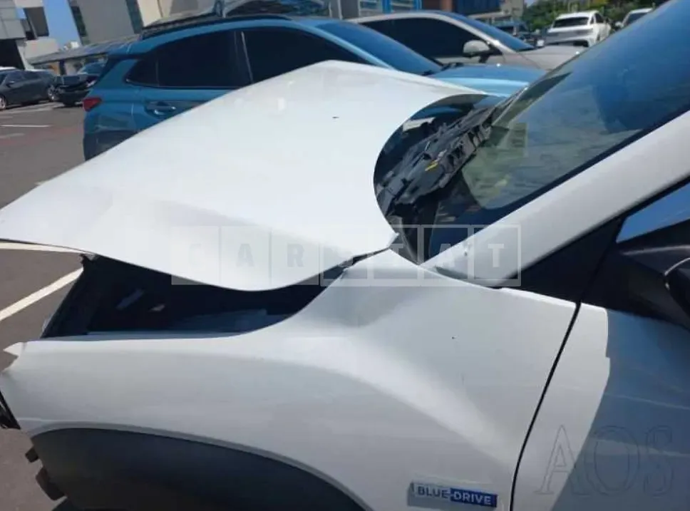 Photo 2 of 26: 2018 Hyundai Kona Electric, VIN KMHK281GFKU015959 — Korean insurance auction
