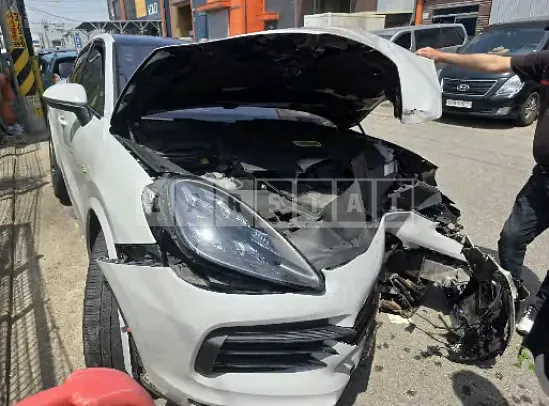 Photo 2 of 50: 2022 Porsche Cayenne E-Hybrid — Korean insurance auction