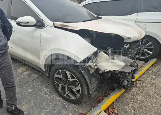 Photo 2 of 10: 2021 Kia Sportage — Korean insurance auction