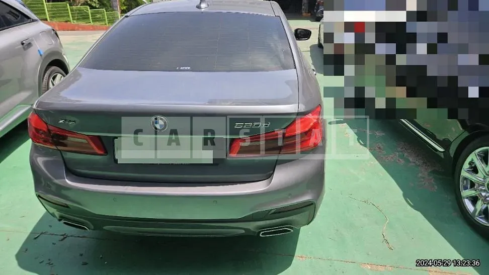 Photo 2 of 55: 2018 BMW 520d xDrive — Korean insurance auction