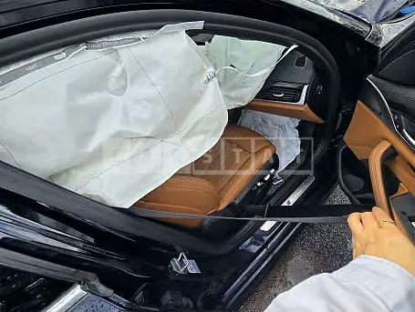 Photo 2 of 20: 2021 BMW 520i — Korean insurance auction