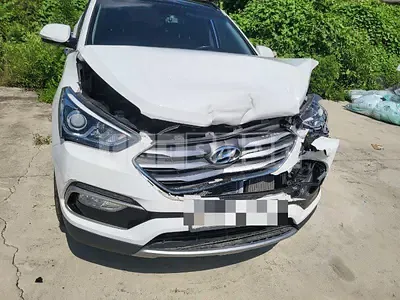 Photo 1 of 15: 2015 Hyundai Santa Fe DM — Korean insurance auction