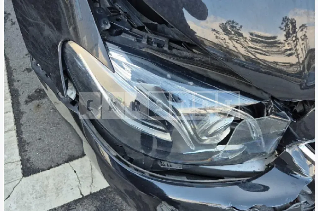 Photo 2 of 13: 2018 Mercedes-Benz E 300 4Matic — Korean insurance auction