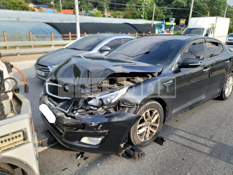Photo 2 of 6: 2015 Kia K5, VIN KNAGN418BFA563547 — Korean insurance auction