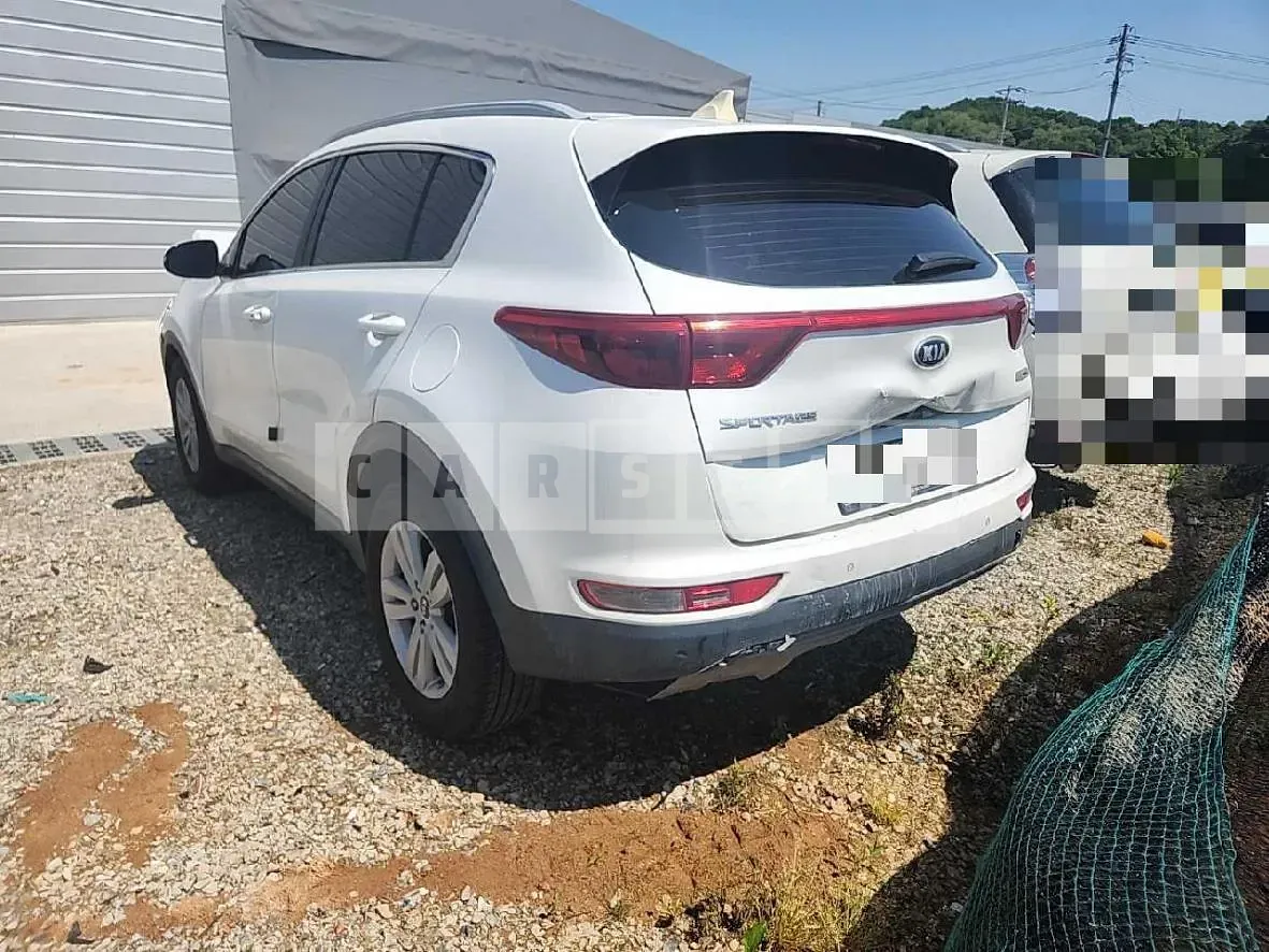 Photo 2 of 12: 2017 Kia Sportage, VIN KNAPM813BJK356988 — Korean insurance auction