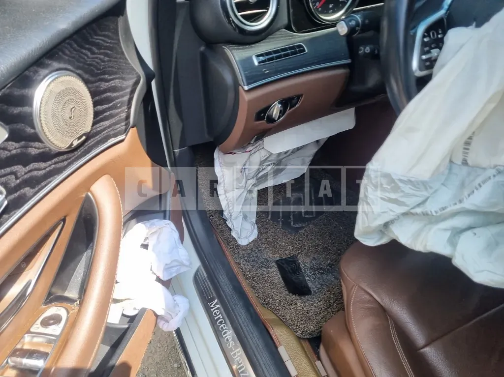 Photo 2 of 44: 2019 Mercedes-Benz E220 d — Korean insurance auction