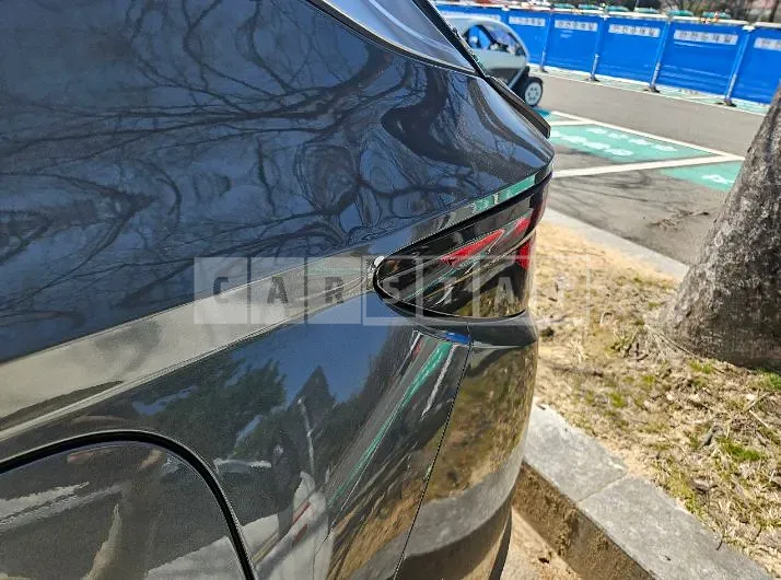 Photo 2 of 16: 2021 Hyundai Tucson Hybrid, VIN KMHJC811BMU012660 — Korean insurance auction