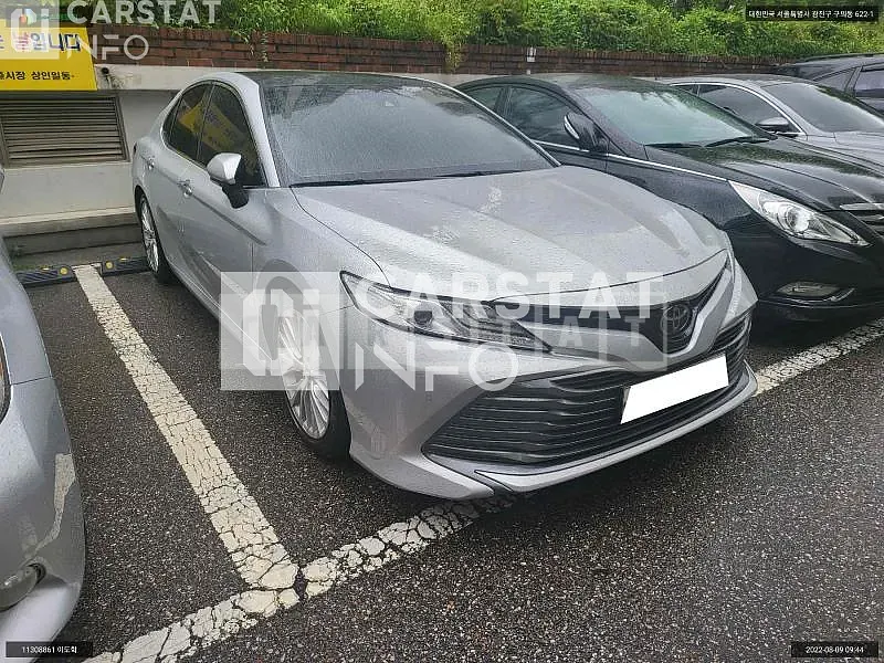 Photo 2 of 18: 2018 Toyota Camry, VIN JTNB11HK4J3073093 — Korean insurance auction