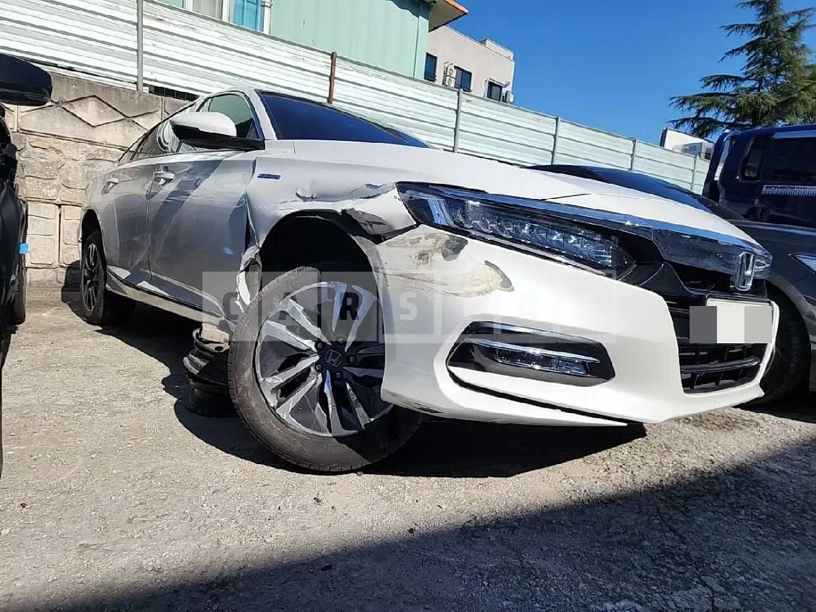 Photo 2 of 21: 2018 Honda Accord Hybrid, VIN 1HGCV3650JA510875 — Korean insurance auction