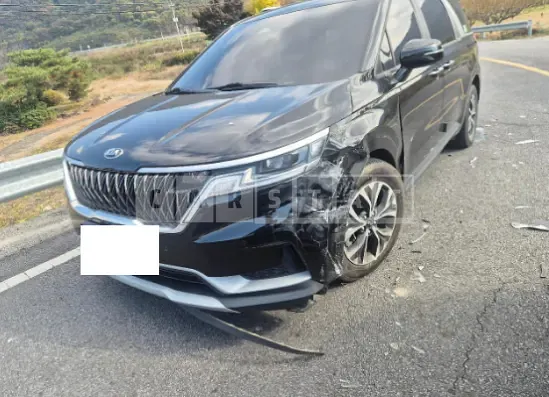 Photo 3 of 3: 2021 Kia Carnival — Korean insurance auction