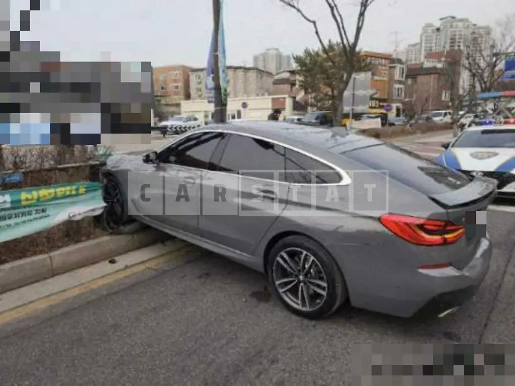 Photo 2 of 5: 2022 BMW 620d — Korean insurance auction
