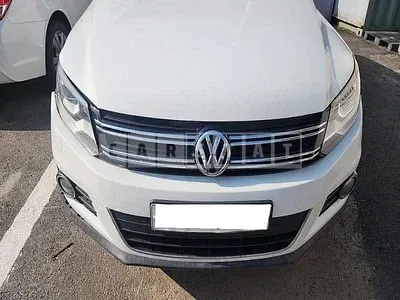 Photo 1 of 32: 2015 Volkswagen Tiguan 2.0 TDI BMT, VIN WVGZZZ5NZFW612810 — Korean insurance auction