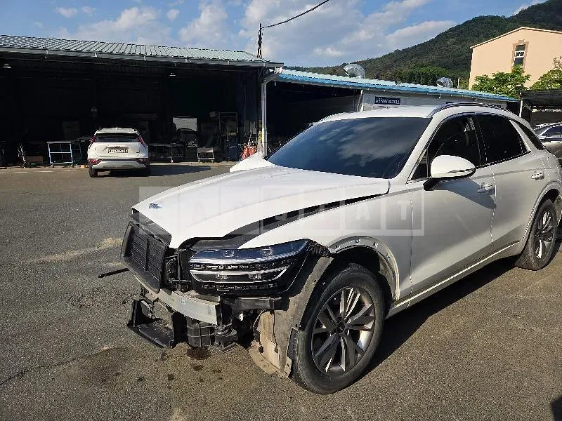 Photo 2 of 18: 2022 Genesis GV70, VIN KMTMA81BBPU095462 — Korean insurance auction