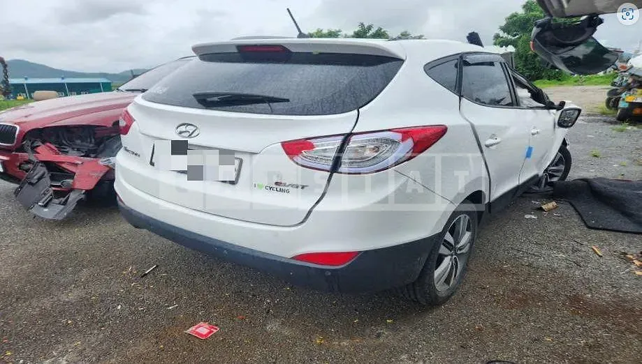 Photo 2 of 4: 2014 Hyundai Tucson ix — Korean insurance auction