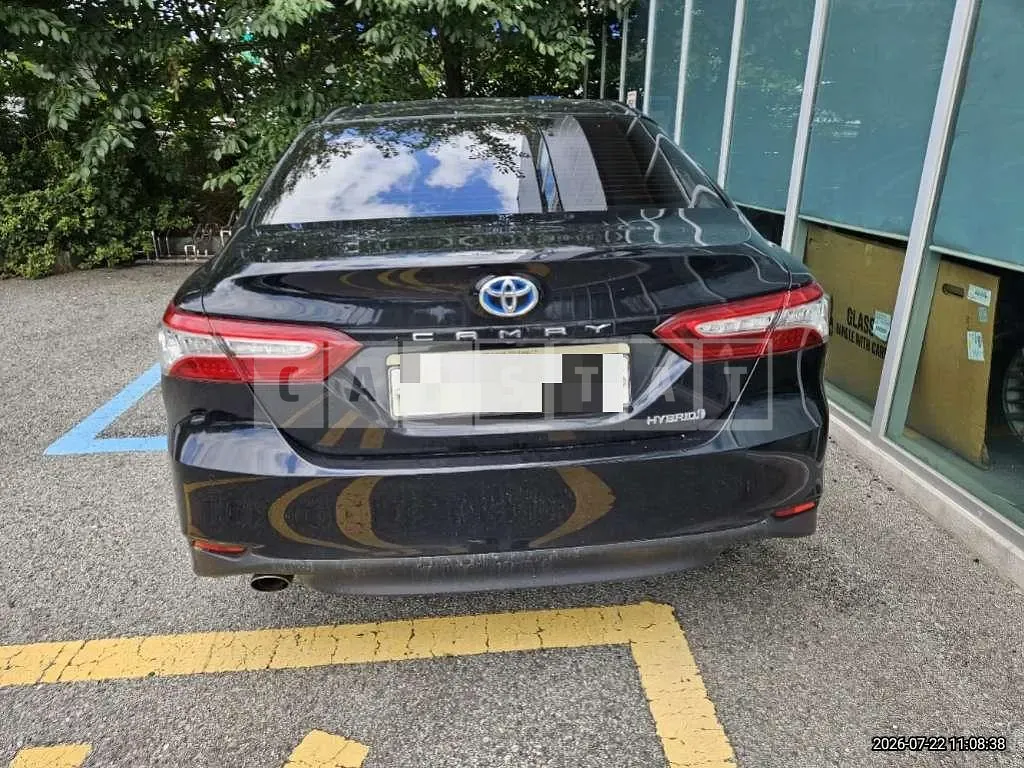 Photo 2 of 8: 2019 Toyota Camry Hybrid — Korean insurance auction