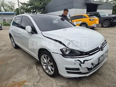 Photo 1 of 15: 2015 Volkswagen Golf 2.0 TDI BMT — Korean insurance auction