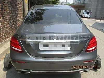 Photo 1 of 25: 2018 Mercedes-Benz E300 4Matic, VIN WDDZF4KB2JA468227 — Korean insurance auction
