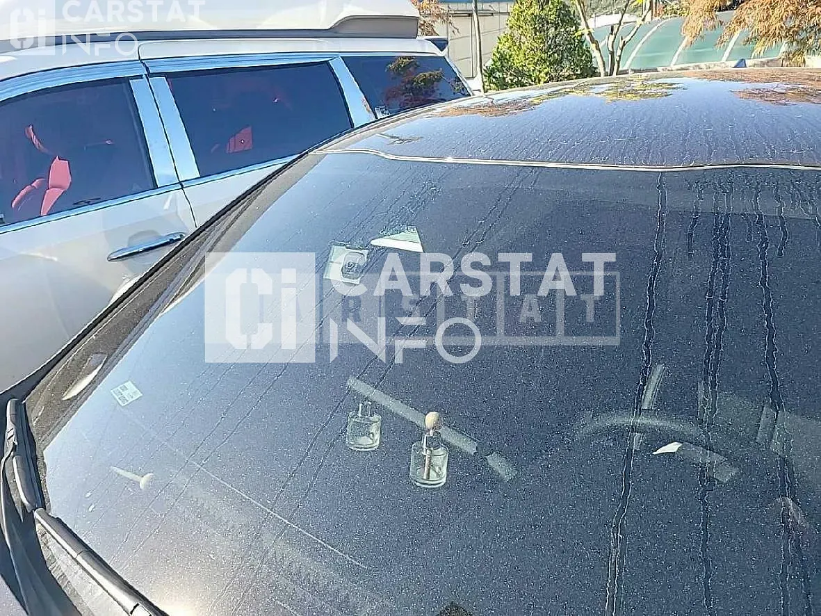 Photo 2 of 11: 2020 Kia K5 1. — Korean insurance auction