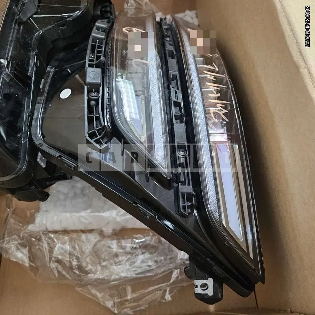Photo 2 of 4: 2025 Genesis (parts) G80 Headlamp — Korean insurance auction