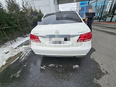Photo 1 of 33: 2015 Mercedes-Benz E250 BlueTec 4Matic — Korean insurance auction