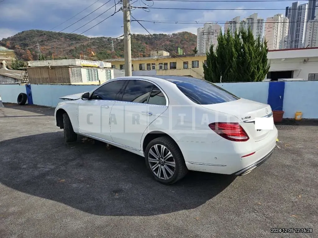 Photo 2 of 10: 2020 Mercedes-Benz E450 4Matic — Korean insurance auction
