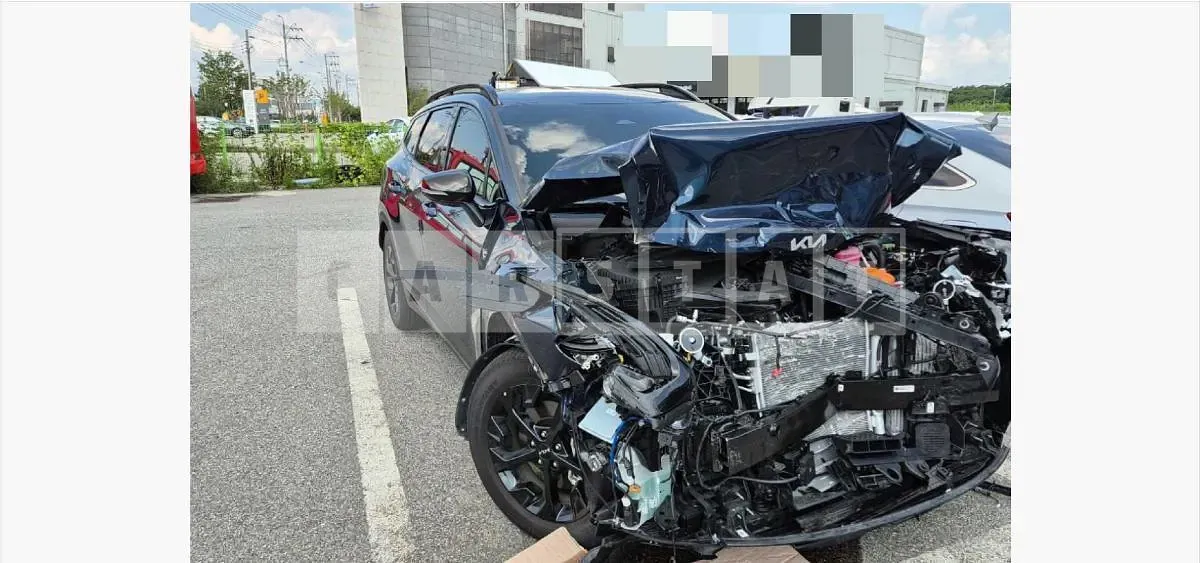 Photo 2 of 16: 2024 Kia Sportage Hybrid — Korean insurance auction