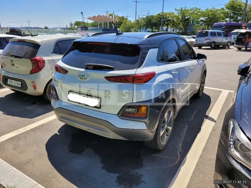 Photo 2 of 15: 2018 Hyundai Kona, VIN KMHK7815GJU218649 — Korean insurance auction