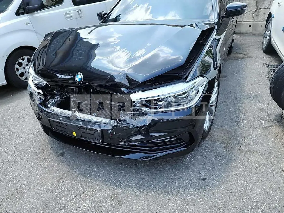 Photo 2 of 61: 2018 BMW 520d — Korean insurance auction