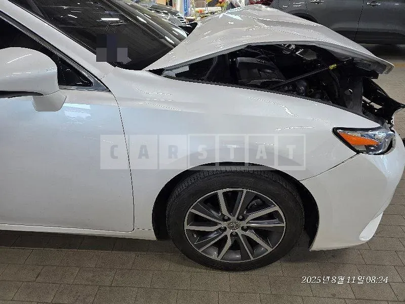 Photo 2 of 19: 2016 Lexus ES300h — Korean insurance auction