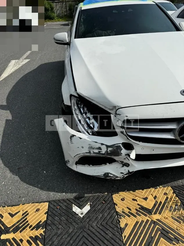 Photo 2 of 11: 2018 Mercedes-Benz C200 — Korean insurance auction