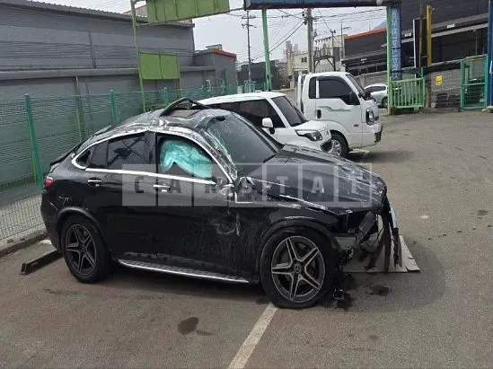 Photo 2 of 11: 2022 Mercedes-Benz GLC220d 4Matic Coupe — Korean insurance auction