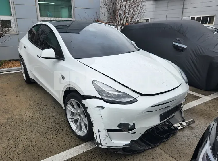 Photo 2 of 5: 2021 Tesla Model Y LongRange, VIN 5YJYGDEE2MF225862 — Korean insurance auction