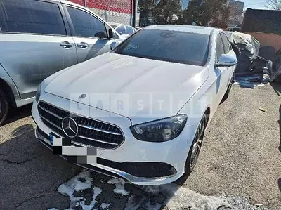 Photo 1 of 46: 2021 Mercedes-Benz E 350 4Matic, VIN W1KZF8GB4MA945499 — Korean insurance auction