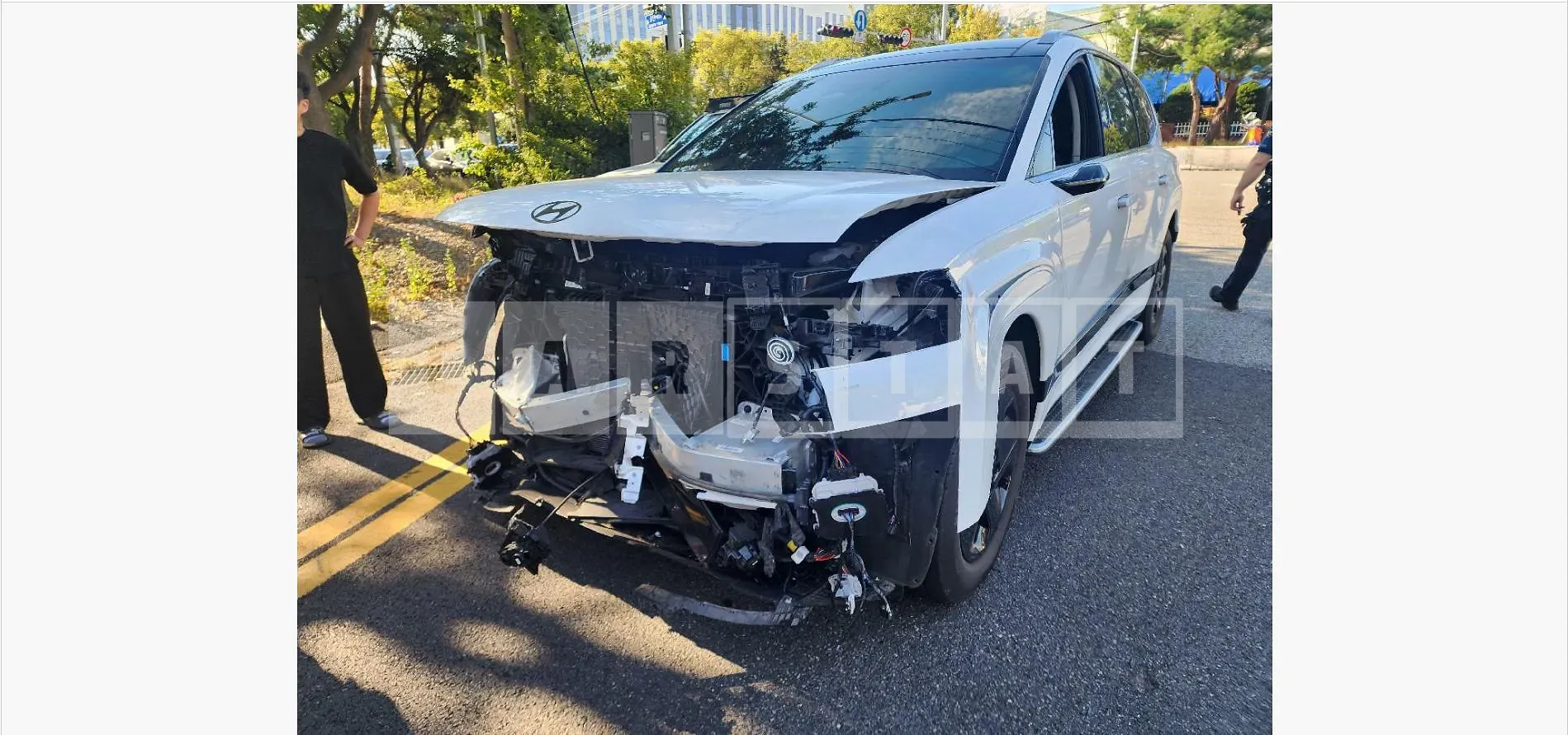 Photo 2 of 3: 2025 Hyundai IONIQ 9 Long Range — Korean insurance auction