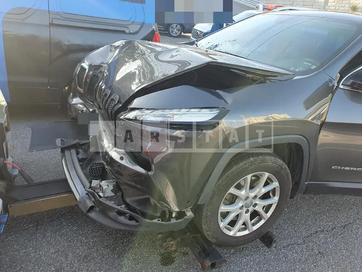 Photo 2 of 10: 2017 Jeep Zip Cherokee 2.4, VIN 1C4PJMCBXHW562528 — Korean insurance auction
